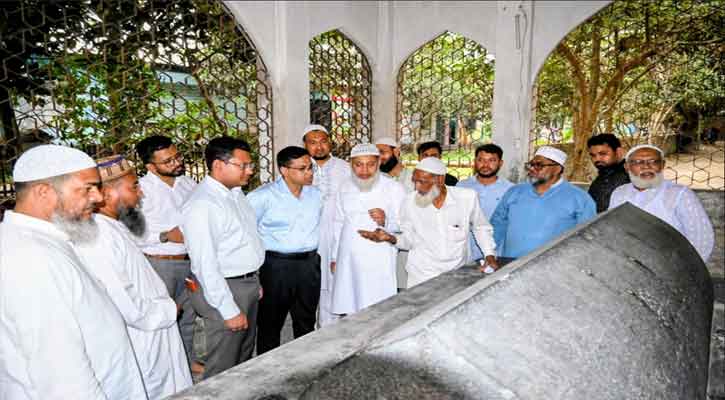 সোনারগাঁয়ে ঐতিহাসিক স্থাপনা পরিদর্শনে জেলা প্রশাসক-উন্নয়নে জোড়ালো পদক্ষেপ