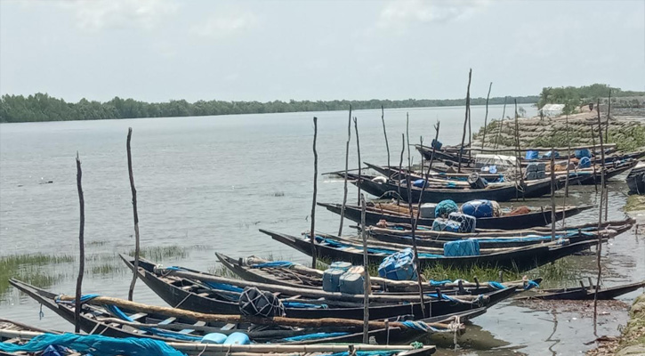 ১জুন থেকে সুন্দরবন বন্ধ ঘোষনা করায় হতাশায় জীবন কাটাচ্ছে উপকূলীয় জেলেরা