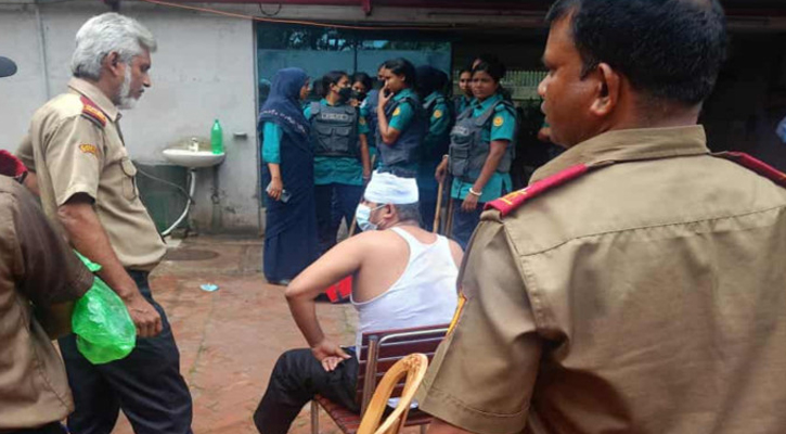 আল-আরাফাহ ইসলামী ব্যাংকের প্রধান কার্যালয়ে চাকরিচ্যুতদের হামলায় এইচআর হেডসহ আহত ১৫