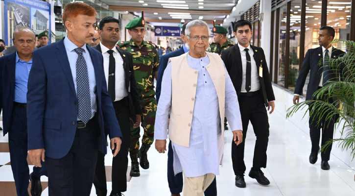 ইতালির উদ্দেশে দেশ ছাড়লেন প্রধান উপদেষ্টা