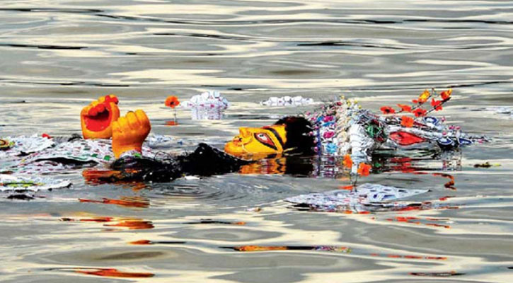 রাজধানীর ৩৩ পয়েন্টে প্রতিমা বিসর্জন, নিরাপত্তায় ১৬ হাজারের বেশি পুলিশ