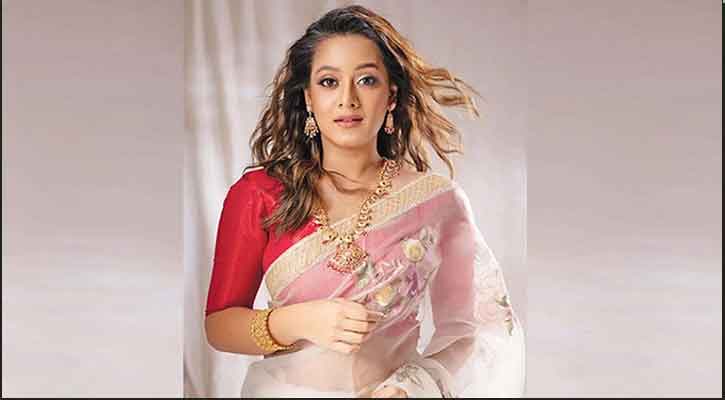 এবার ‘বিদায়’ দিয়ে ফিরছেন দীঘি