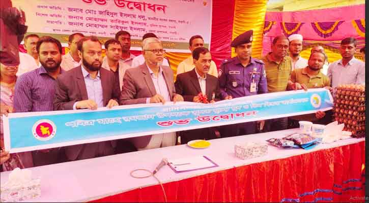 নওগাঁয় সুলভ মূল্যে দুধ-ডিম বিক্রি উদ্বোধনে আমন্ত্রণ নিয়ে সমালোচনা