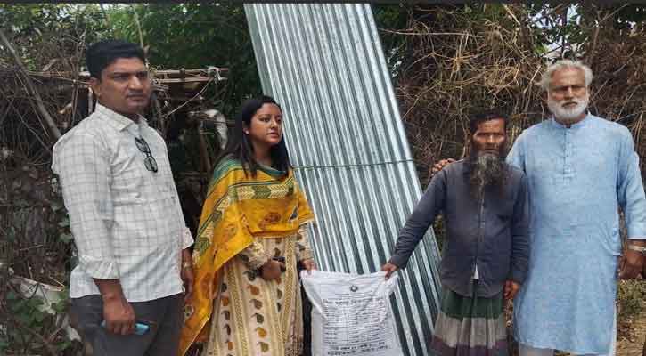 অসহায় সাইফুল ইসলামের পাশে ইউএনও নুসরাত জাহান