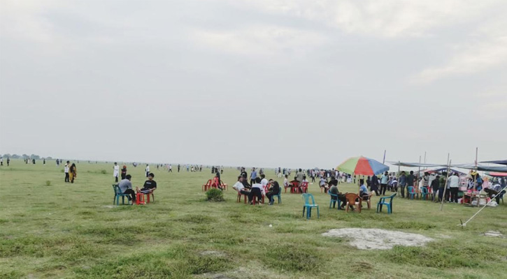নিরাপত্তাহীনতা ও পরিবেশ দূষণে উদ্বেগে চরবাসী