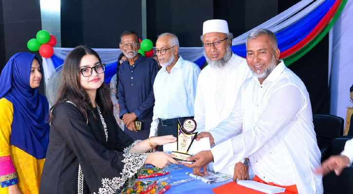 সিরাজগঞ্জে এসএসসিতে জিপিএ-৫ প্রাপ্ত কৃতি শিক্ষার্থীদের সংবর্ধনা ও বৃত্তি প্রদান
