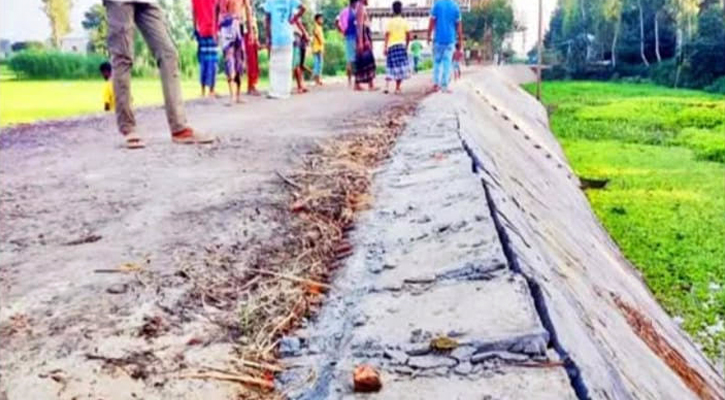 সিরাজগঞ্জের শাহজাদপুরে সড়ক নির্মাণে দুর্নীতির অভিযোগ