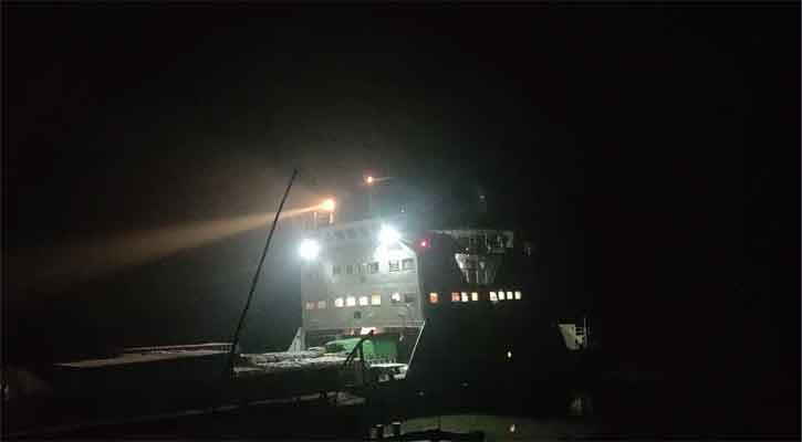 পাটুরিয়া-দৌলতদিয়া ঘাটে ফেরি চলাচল বন্ধ