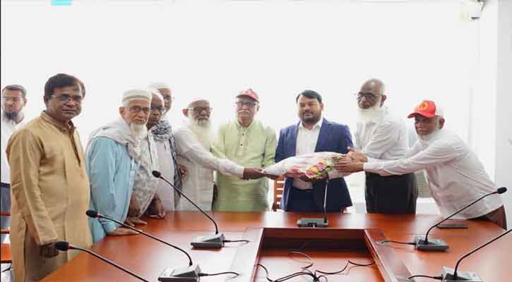 রাসিক প্রশাসকের সাথে বীর মুক্তিযোদ্ধাদের সৌজন্য সাক্ষাৎ