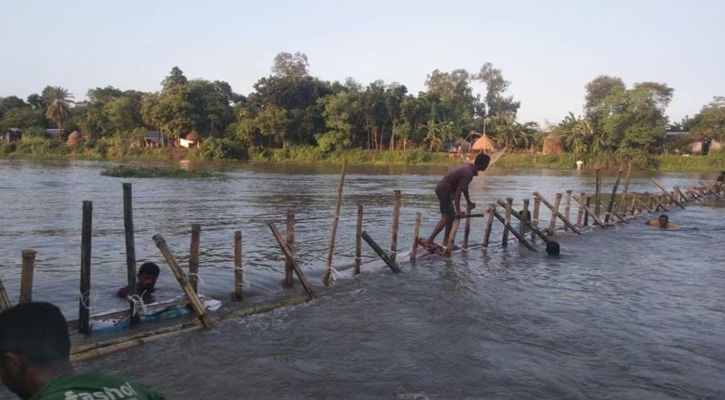 সিংড়ায় ৩টি বাঁশের সৌঁতিজাল অপসারণ