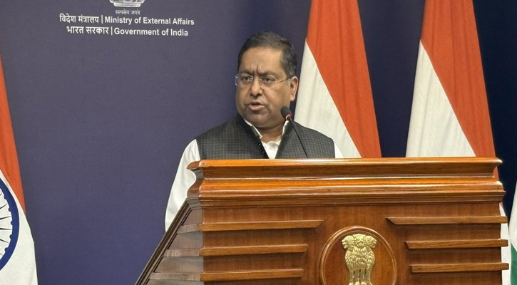 শেখ হাসিনা আমলের ১০১ চুক্তি পর্যালোচনা করছে ঢাকা, প্রতিক্রিয়ায় যা বলল ভারত