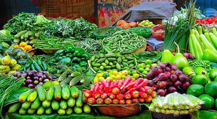 শীতের সবজিতে বাজার সয়লাব হলেও দাম চড়া