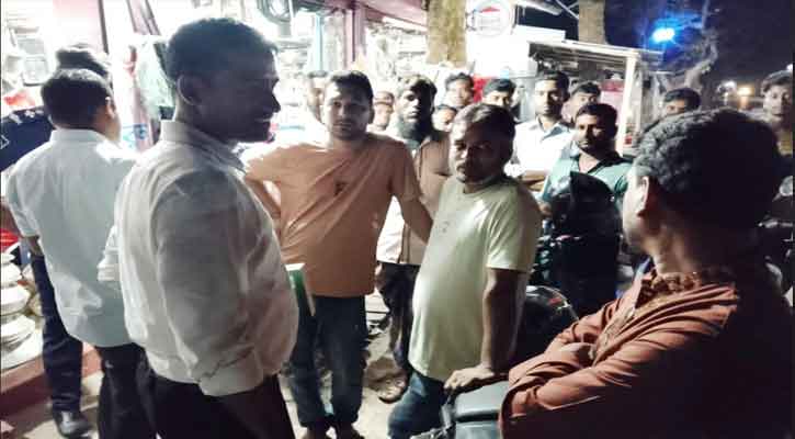 অতিরিক্ত দামে তেল বিক্রি: ভ্রাম্যমান আদালতে জরিমানা