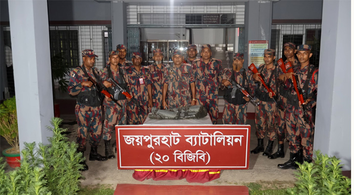 জয়পুরহাট পাঁচবিবিতে তুলসীগঙ্গা নদী থেকে ৮৫ কেজি কষ্টিপাথরের মূর্তি উদ্ধার