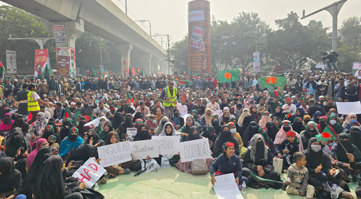 ফের শাহবাগ মোড়ে অবস্থান ইনকিলাব মঞ্চের