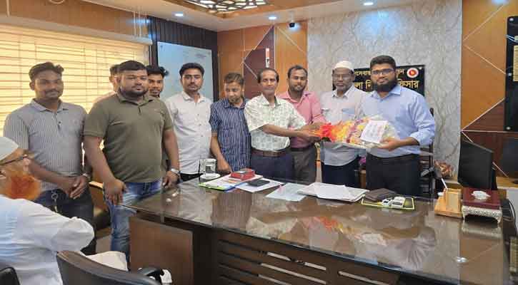 ইউএনও মো. আরিফুজ্জামানের সঙ্গে ভাঙ্গুড়া প্রেসক্লাব সদস্যদের ফুলেল শুভেচ্ছা