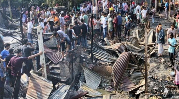 চাঁদপুরে  অগ্নিকাণ্ডে   নিঃস্ব  ১১ পরিবারে মানুষ