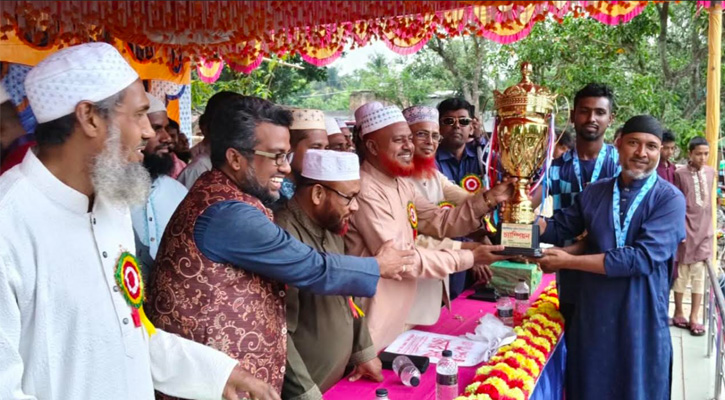 মান্দায় ৩৬ জুলাই উপলক্ষে যুব জামায়াতের আন্তঃইউনিয়ন ফুটবল টুর্নামেন্টের ফাইনাল অনুষ্ঠিত