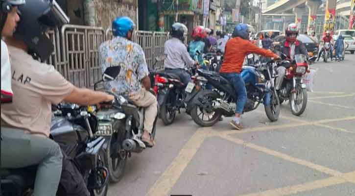 আজও চালকদের দীর্ঘ লাইন, অনেক পাম্পে নেই তেল