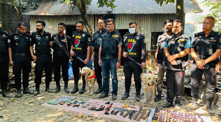 নরসিংদীতে এসআরবি-১১’র অভিযান: বিপুল অস্ত্র, গুলি, মাদক ও নগদ ১০ লাখ টাকা উদ্ধার