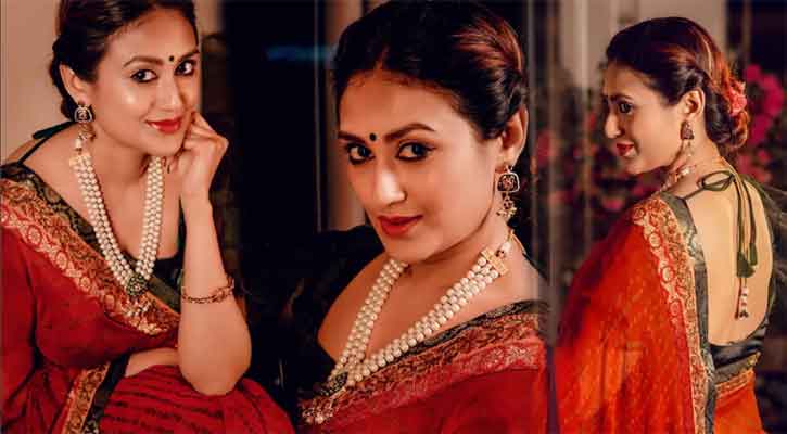 মুগ্ধতায় কুসুম শিকদার