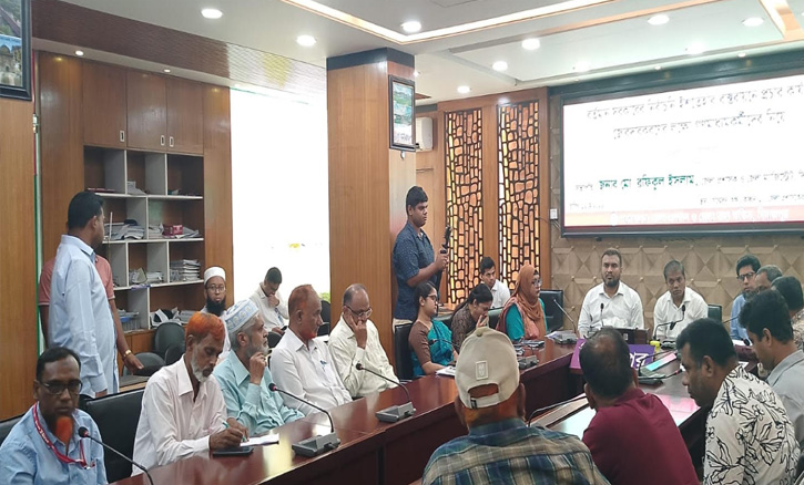 সরকারের নির্বাচনী ইশতেহার বাস্তবায়নে দিনাজপুরে গণমাধ্যমকর্মীদের নিয়ে প্রেস ব্রিফিং