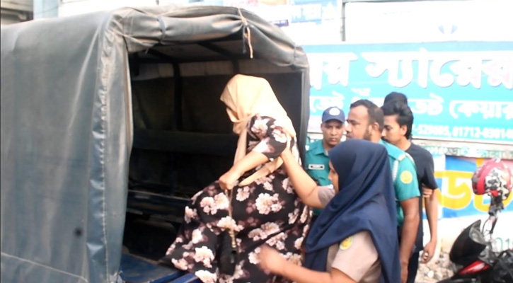 খুলনায় সাতক্ষীরা তালা উপজেলা ইসলামকাটি ইউপি চেয়ারম্যান জামাত নেতার ছেলে আপত্তিকর অবস্থায় আটক