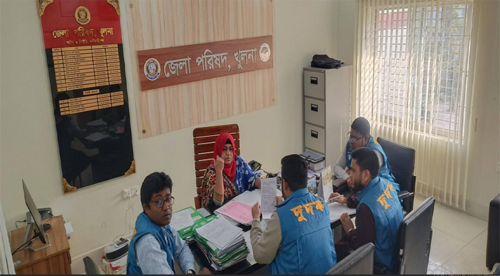 খুলনা জেলা পরিষদে দুদকের হানা, নথিপত্র যাচাই