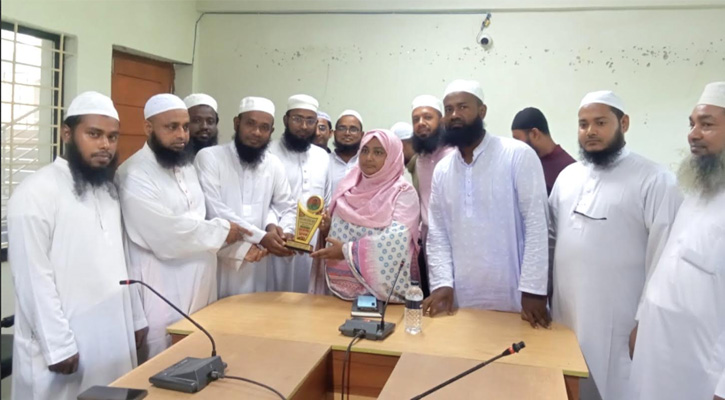 মান্দায় নবাগত ইউএনও আতিয়া খাতুনের সঙ্গে খেলাফত মজলিসের সৌজন্য সাক্ষাৎ