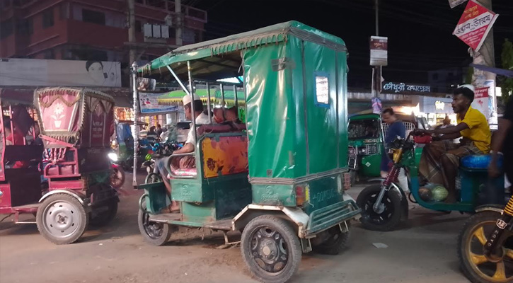 বেপরোয়া ব্যাটারিচালিত অটোরিকশা, বাড়ছে দুর্ঘটনা ও প্রাণহানি