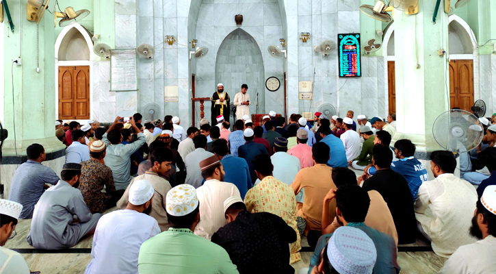 জুলাই শহীদদের স্মরণে ইবিতে দোয়া মাহফিল