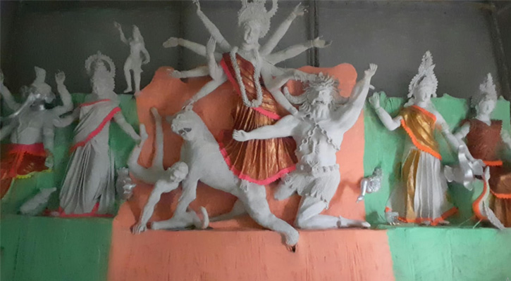 মাগুরায় শারদীয় দুর্গাপূজার প্রস্তুতি শেষ পর্যায়ে,নিরাপত্তায় বিশেষ ব্যবস্থা