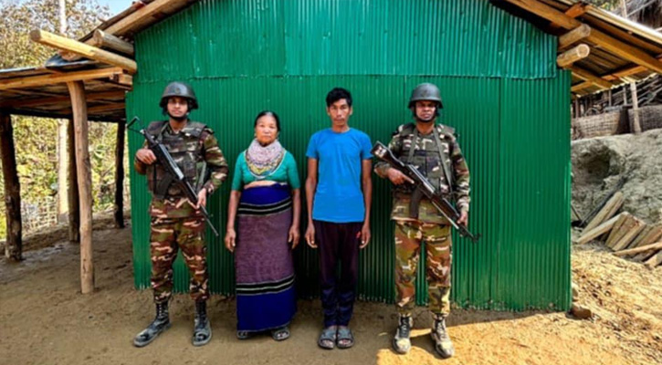 পাহাড়ি পরিবারের পাশে দাঁড়ালো  কাপ্তাই সেনা জোন