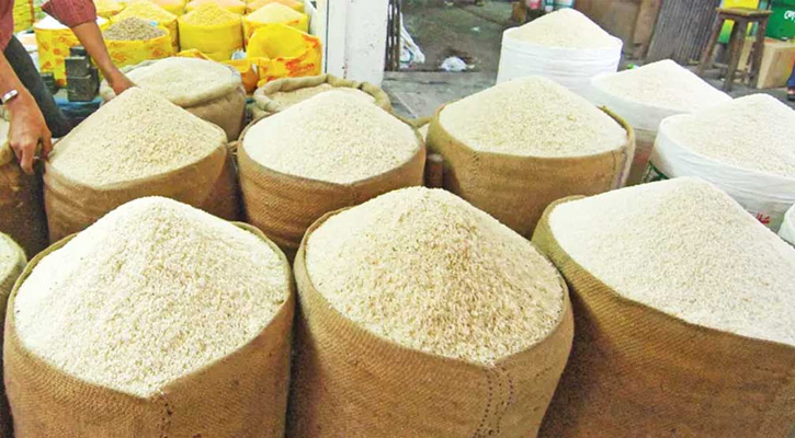 ১৫ টাকা কেজি দরে চাল পাচ্ছে ৫৫ লাখ পরিবার