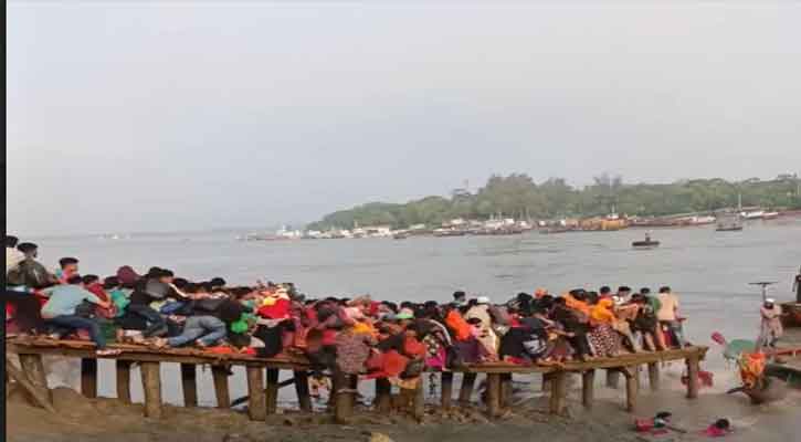 মোংলায় নদী পারাপারের সময় দুর্ঘটনা, আহত দুই শতাধিক