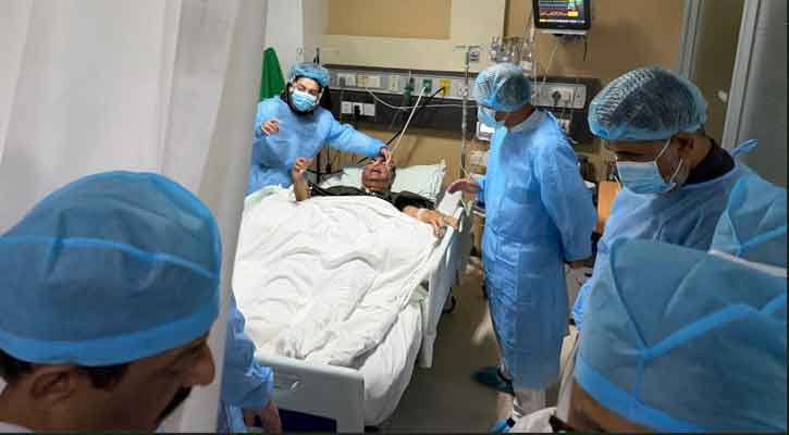 হাসপাতালে গিয়ে অসুস্থ মির্জা আব্বাসের খোঁজ নিলেন প্রধানমন্ত্রী