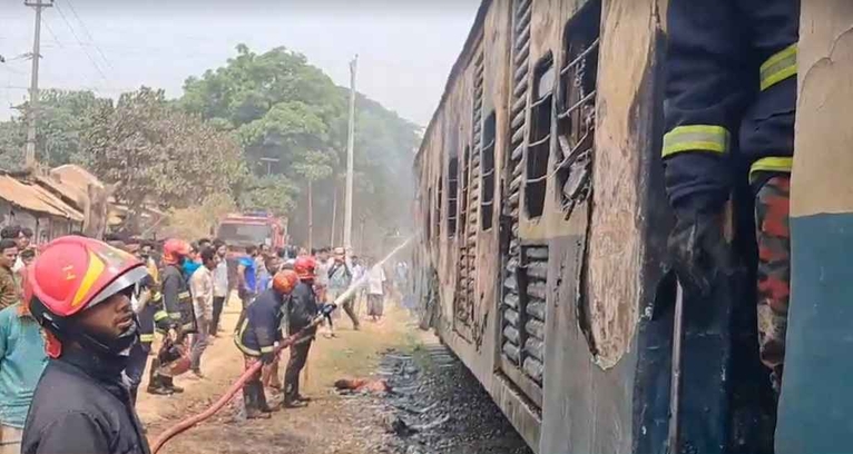 ট্রেনের পাওয়ার কারে আগুন, ঢাকা-ময়মনসিংহ রেল যোগাযোগ বন্ধ