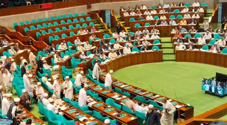 সংসদ থেকে বিরোধী দলের ওয়াকআউট