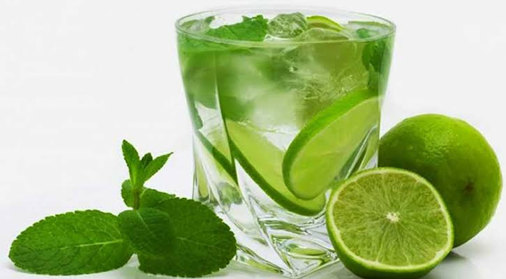 গরমে লেবুর পানির উপকারিতা