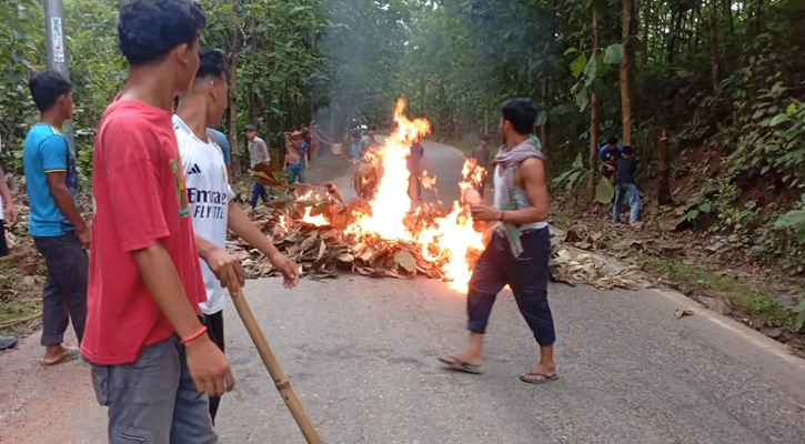 খাগড়াছড়িতে চলছে সকাল-সন্ধ্যা সড়ক অবরোধ