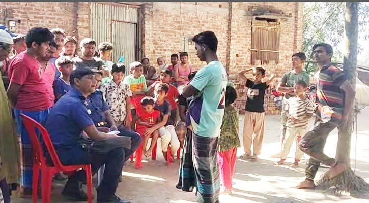 প্রতিবন্ধী নারীকে ধর্ষণের ঘটনায় ধর্ষককে পুলিশে দিয়েছে এলাকাবাসী