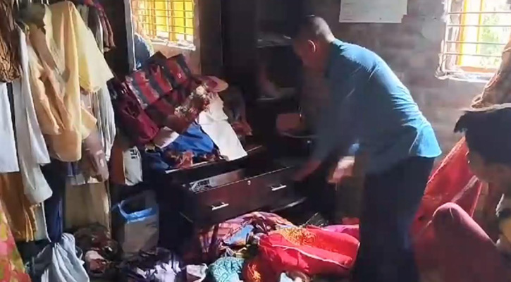 দূধর্ষ ডাকাতি, ৩৫ ভরি সোনার গহনা ও সাড়ে পাঁচ লাখ টাকা লুট