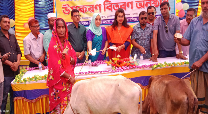 মৎসজীবীদের মাঝে বিকল্প অয়বর্ধনমূলক সহায়তা উপকরণ বিতরণ