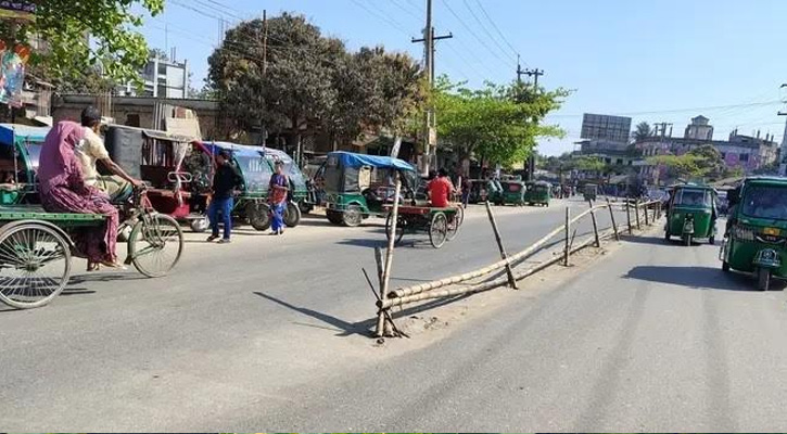 ধনবাড়ী বাসস্টেশনে যাত্রীছাউনি চাই