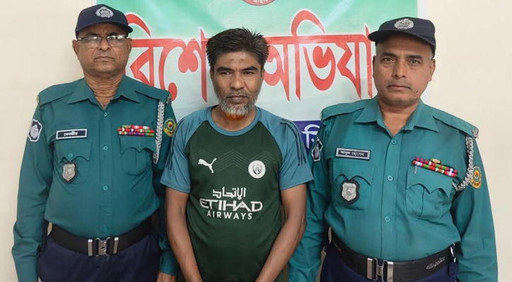 পতেঙ্গায় প্রাইমুভার গাড়ী উদ্ধার সহ আটক ১ যুবক