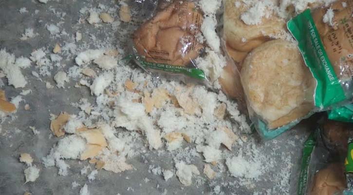 স্কুল ফিডিংয়ে নিম্নমানের পাউরুটি, ২০ শিক্ষার্থী অসুস্থ