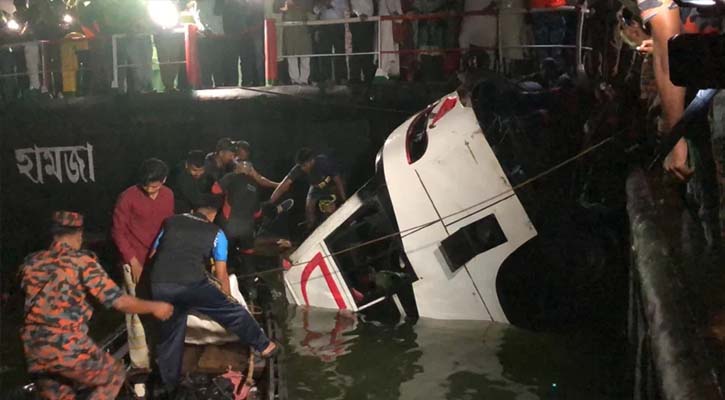 দৌলতদিয়ায় দুর্ঘটনায় ২৩ জনের মরদেহ উদ্ধার