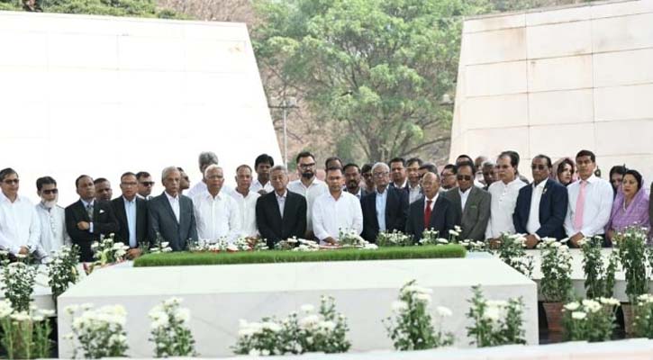 জিয়াউর রহমান ও খালেদা জিয়ার সমাধিতে প্রধানমন্ত্রী ও মন্ত্রিসভার সদস্যদের শ্রদ্ধা