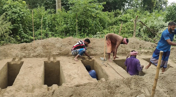 একসঙ্গে নদীতে মৃত্যু, পাশাপাশি কবরে ৫ শিশু