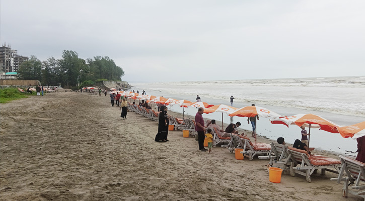 বৈরী আবহাওয়ায় স্থবির কক্সবাজারের পর্যটন